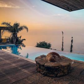 Villa Aquamarine: Pomos şehrinde bir otel