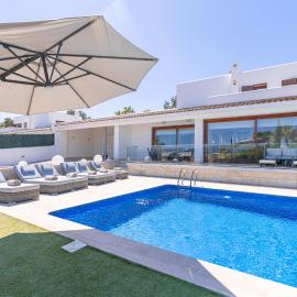 Villa Bohemia Ibiza San Antonio Bay Private Pool & Sea Views, hotel v destinaci San Jose de sa Talaia