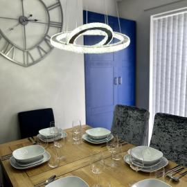 Cosy Home near to HS2, Airport, Solihull, NEC, M4, hotel in Sheldon