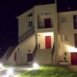 Eva Apartments, hotel a Svoronata
