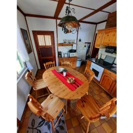 Ferienbungalow Waldstrasse, khách sạn ở Ueckeritz