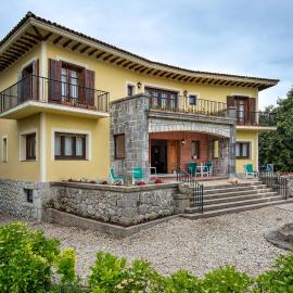 Hotel Hontoria, готель у місті Hontoria