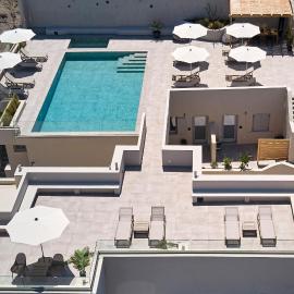 Mayu Suites, готель у місті Пірґос