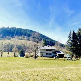 Chalet in Zweinitz near ski slopes, hotelli kohteessa Karnten
