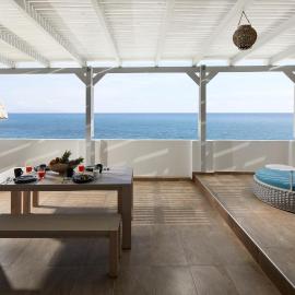 Soultouch Beachfront Villa、ペリッサのホテル