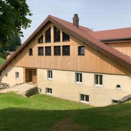 Ancienne ferme comtoise 4 étoiles, 11 personnes Lac St-Point/Mont d'Or, hôtel à Montperreux