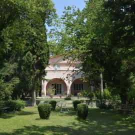 The Villa Averoff, hotel in Kírinthos