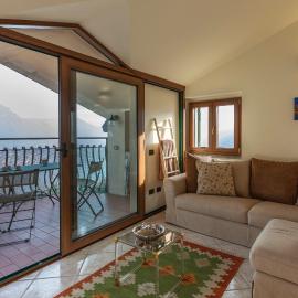 Civenna Lake View by Wonderful Italy, hotel a Civenna