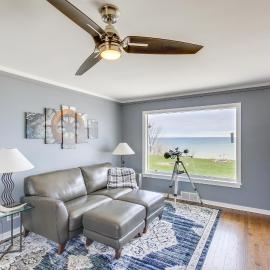 Waterfront Algoma Vacation Rental on Lake Michigan, hotel en Algoma