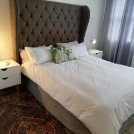 Rondebosch East Garlandale STRICTLY HALAAL, fresh garden cottage