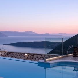 Heavenly Heights Villas By KB Hospitality, hotel sa Évyiros