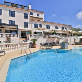 Logis Hotel Perla Riviera & Restaurant, hotel a Villeneuve-Loubet