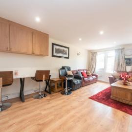 Spacious Cosy Home Close To London Abbey Wood - Pass the Keys
