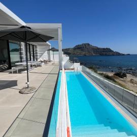 Villa Nostos Plakias beachfront sea view privet pool、プラキアスのホテル
