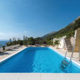 Two-Bedroom Holiday Home In Dingac, hotel a Gornji Dingač