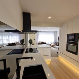 Inner City 2 Bedroom Unit - Close to Hospitals and CBD