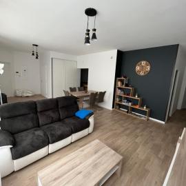 Appartement T4 140 m2 spacieux et calme pour 8 personnes, hotel en Luz-Saint-Sauveur