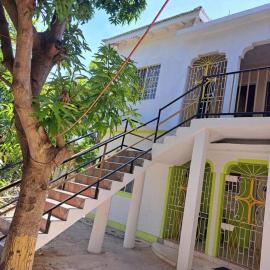 Mango tree Oasis, hotel a Treasure Beach