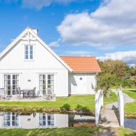 4 person holiday home in Blåvand, hotel din Blåvand