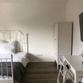 Mini Appartement Messezimmer Nähe Düsseldorf, Appartement 25 qm Hilden، فندق في هيلدن