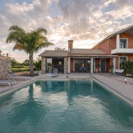 Villa Manolia
