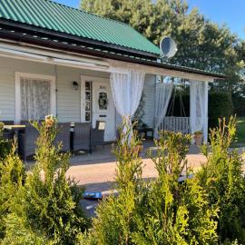 Miętowy Domek Trzebawie, hotel en Trzebawie
