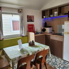 A casinha do João, Hotel in Alcobaça