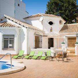 Holidays2Fuengirola Villa 6 bedroom 200 mts Beach