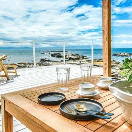 The House Moroiso secret beach, Hotel in Miura