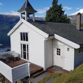Spacious house by the Hardangerfjord, hotel Hesthamar városában