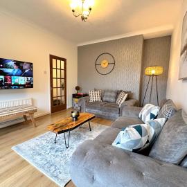 Large house on the edge of the Brecon Beacons, hotel v mestu Beaufort