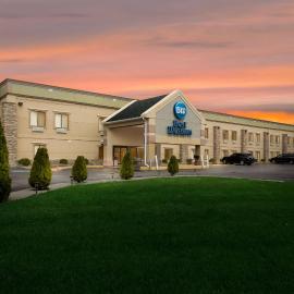 Best Western Crossroads Inn, hotel sa Schererville