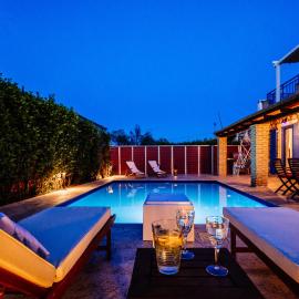 Villa Rosemarie - Luxurious Villa with Pool Just Steps Away from the Sea By Villa Mana Gers