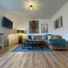 *NEU* Extravagantes Eifelhaus am Nürburgring، فندق في Mannebach
