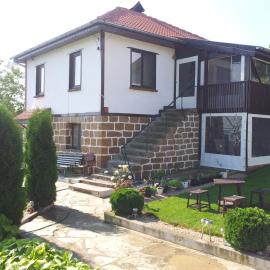 Guest House Relax, hotel a Dŭbravka