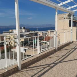 Eleni Penthouse Loutraki, hotel a Loutráki