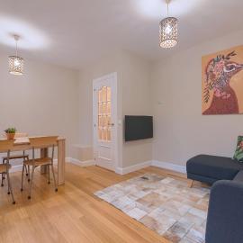 Vivienda turística reformada en zona residencial con garaje y wifi