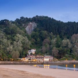 Hotel Ur Bare, hotel Zarautzban