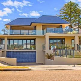 Luro 2 - Waterfront Luxury