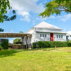 Thirlestane Farm Cottage & Barn, hotel a Cooroy