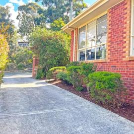 Charming Convenient 2BR Compact House Ringwood, hotel en Ringwood