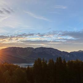 moderne Apartments am Attersee Dachsteinblick - ruhige Lage mit traumhaften Blick ins Salzkammergut, hotel en Nussdorf am Attersee
