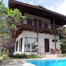 Maluk House, хотел в Taliwang