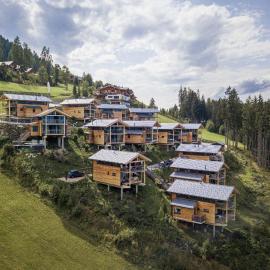 Alpenchalets Reiteralm by ALPS RESORTS，斯拉德明的飯店