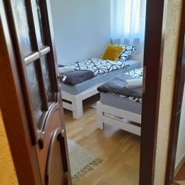 Mieszkanie z balkonem, hotelli kohteessa Głuszyca