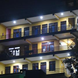 B2 Guest House, viešbutis mieste Almora