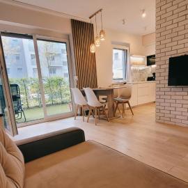 Green Terrace Big Family Apartment - Big terrace, Free Parking, NETFLIX Cinema