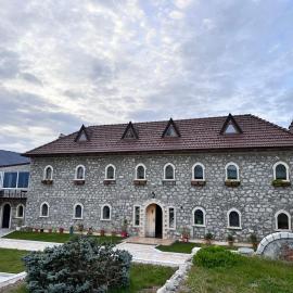Bujtina Gjana, hotell sihtkohas Kukës