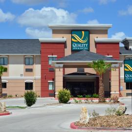 Quality Inn & Suites Kenedy - Karnes City: Kenedy'de bir otel
