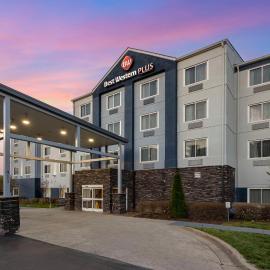 Best Western Plus Nashville Airport Hotel - BNA, hotel em Nashville